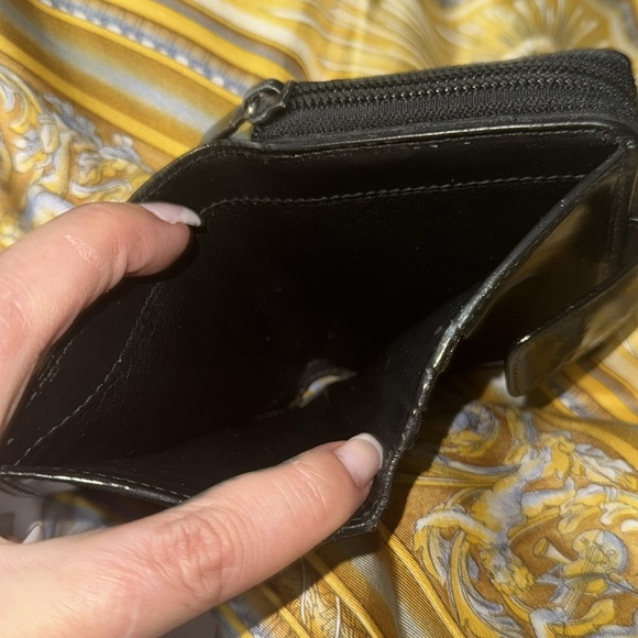 small GUCCI bifold wallet with zipper pouch black EUC - Picture 6 of 7